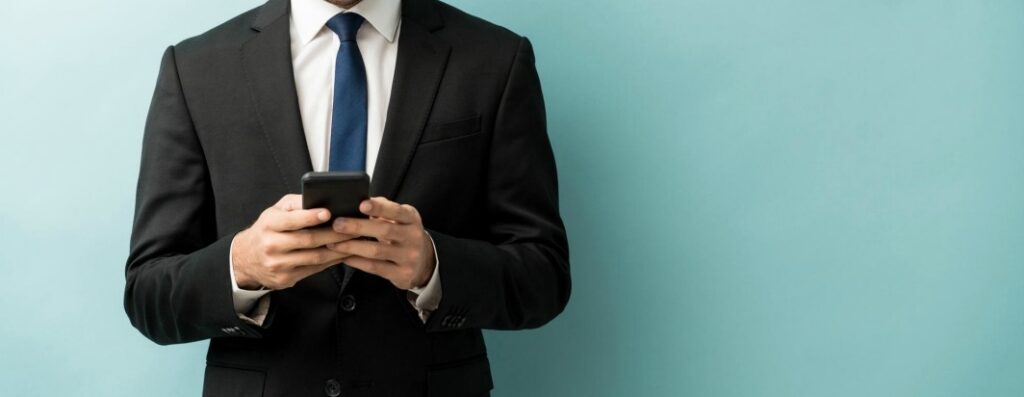 退職代行を利用すれば引き継ぎ業務しないで退職できる？損害賠償請求のリスク
