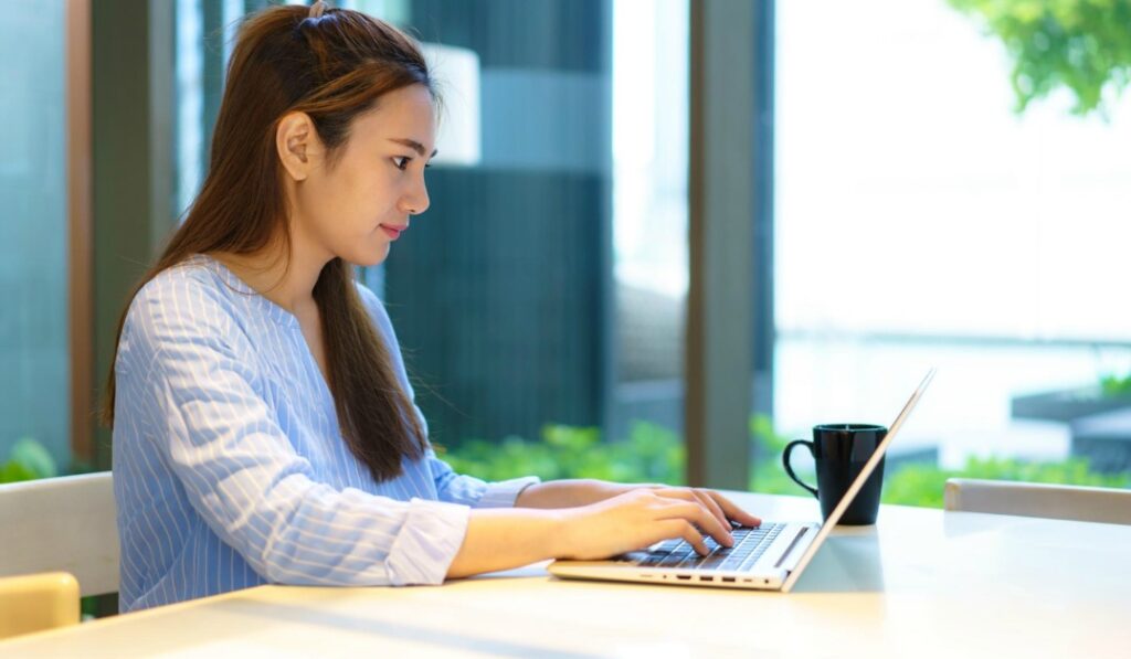 女性や新入社員がブラック企業で退職代行を使うときの不安と解消法