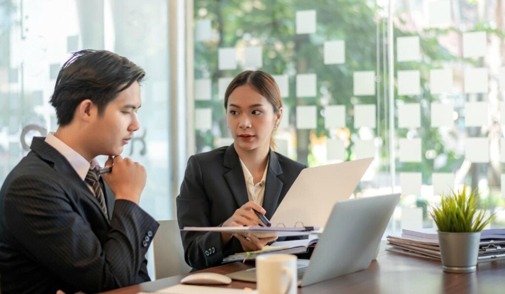 仕事を辞められない人手不足の現場で起きやすいトラブル事例