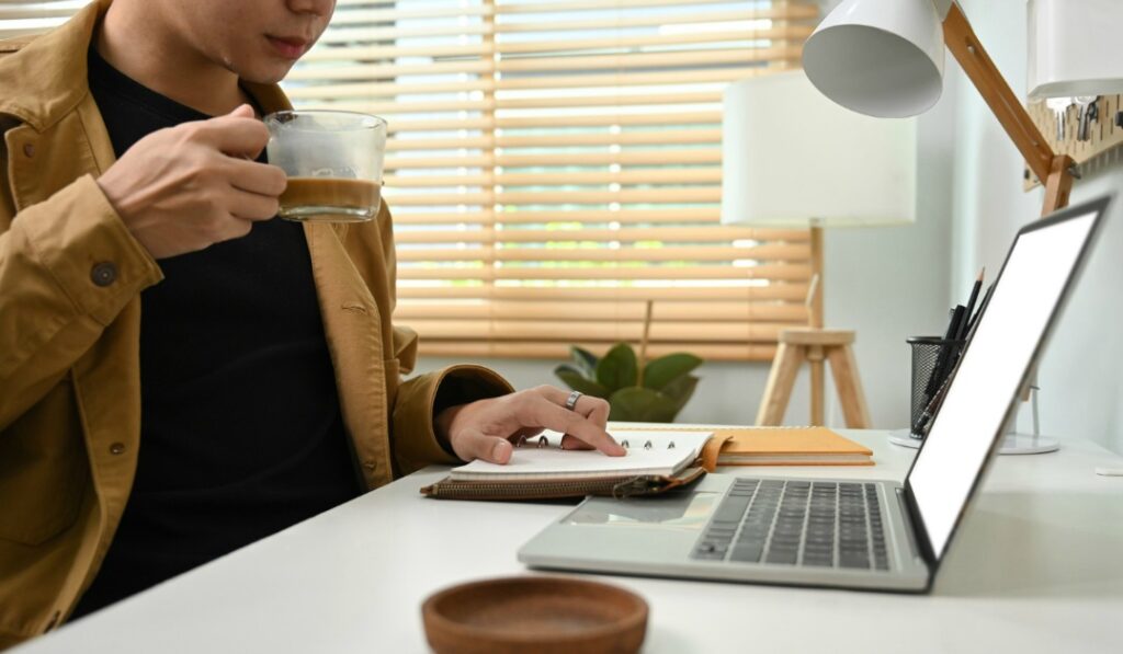 ブラック企業を辞めるときの退職届や内容証明の書き方と郵便で送る場合の注意点