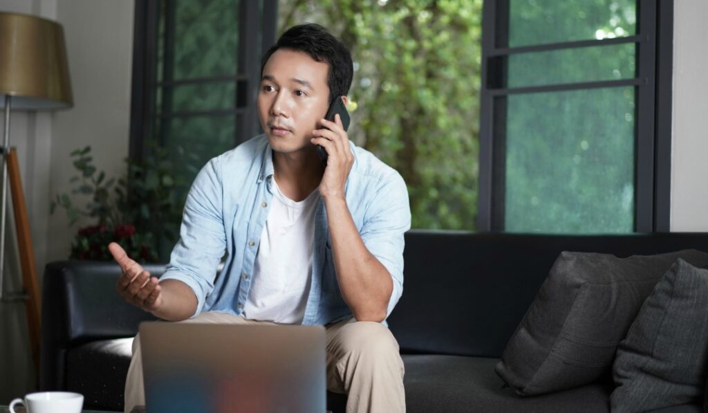家族にバレて電話連絡がいく理由とリスクを徹底解説
