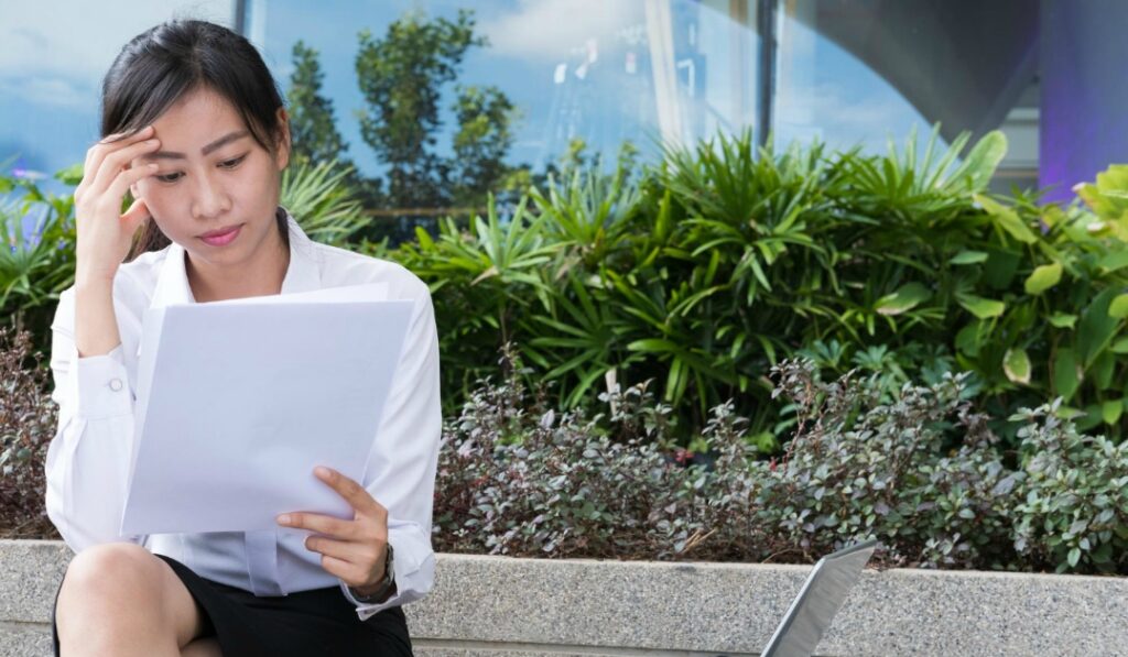 弁護士監修の退職代行業者に依頼しても良い場合とダメな場合