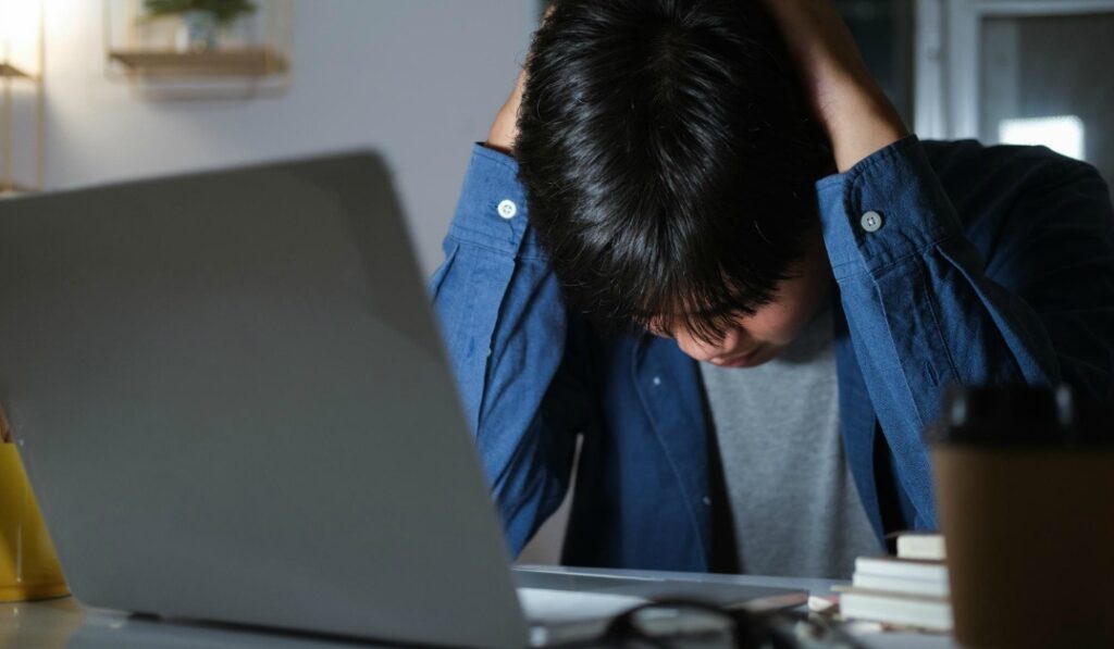 SESの途中退職で損害賠償請求されるリスクと業界の実態
