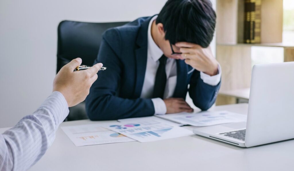 派遣を即日で辞めるリスクと損害賠償・違約金の有無