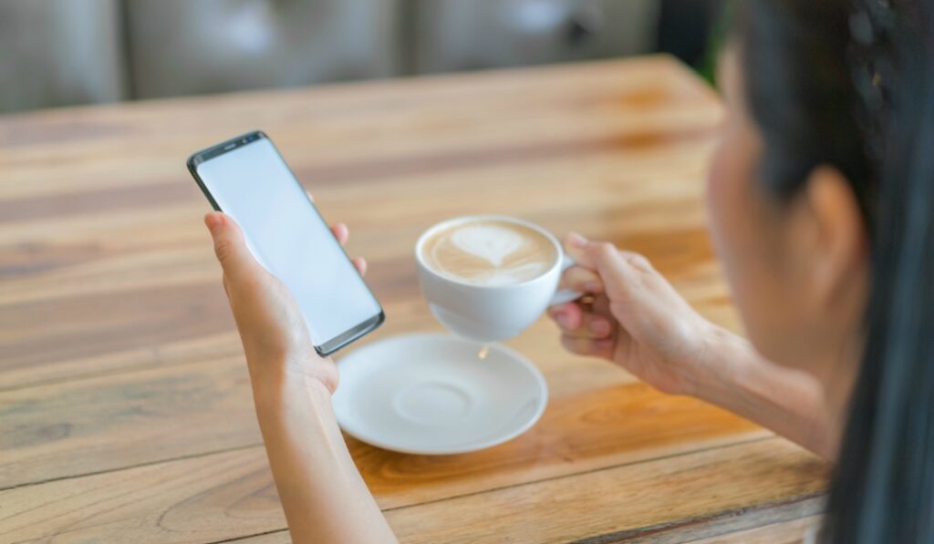朝泣くほどつらい時の退職代行サービス活用法