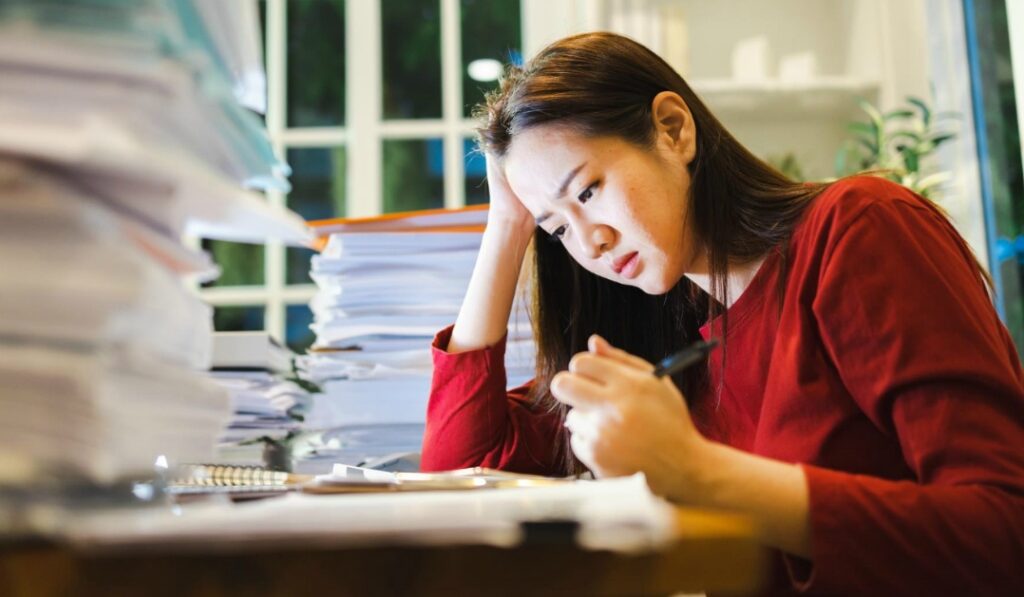 朝泣くほど仕事に行きたくない場合は退職と転職を考えるべき