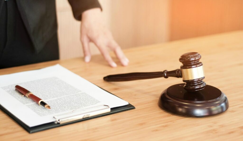 退職後の損害賠償請求で実際に起きた事例と企業法務の見解