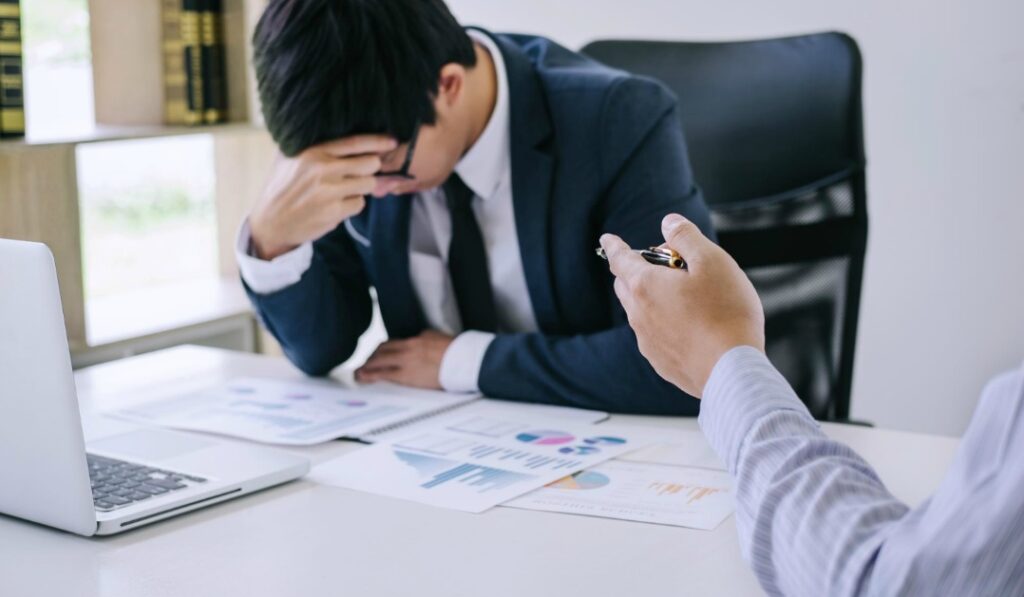 退職代行を使うべき人の判断基準｜本人の意思・職場対応で利用を見極める方法