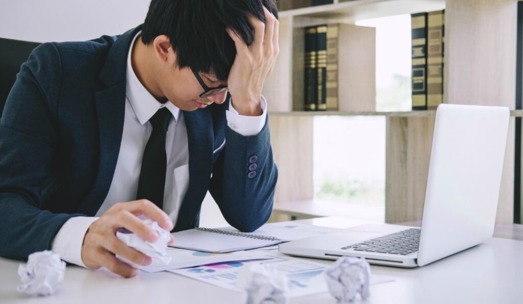 【法律】「会社に明日から行かない」は本当に可能？退職の基本ルールと即日退職の現実