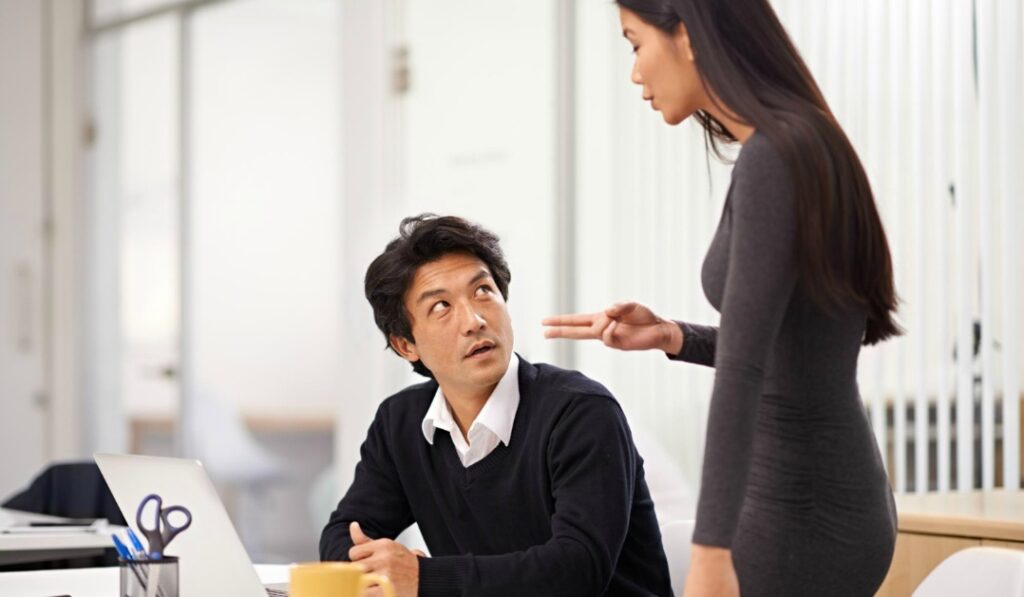 怒られない退職の伝え方｜2ヶ月前に退職願を出す最適なタイミングと引き継ぎ方法
