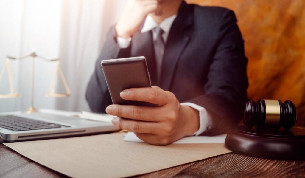 退職代行を弁護士に依頼する強み：退職金請求交渉のメリットとデメリット