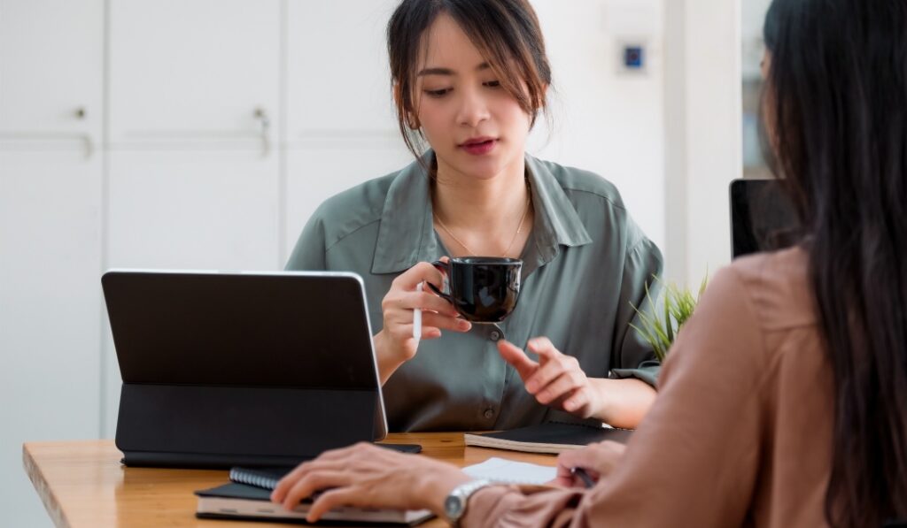 会社に退職を拒否された・引き止められた場合の対処法【拒否・在職強要】