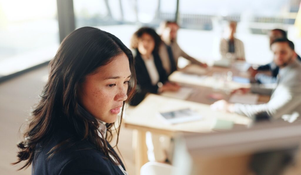 退職代行を使うと転職で不利になる？