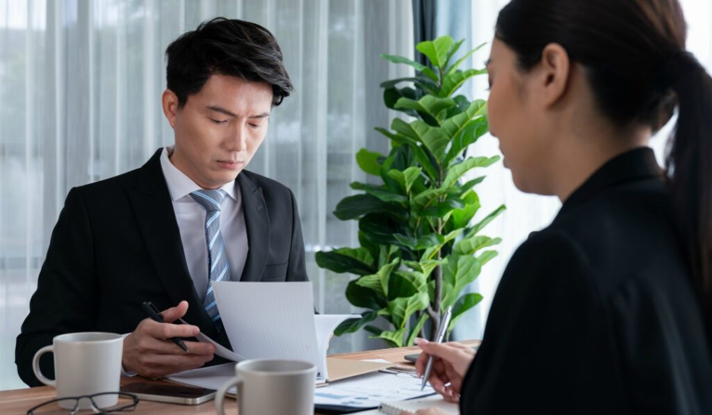 退職代行の民間業者と弁護士で変わる対応方法