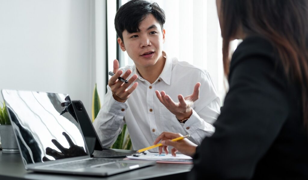 退職日を勝手に決められやすい典型的なケース