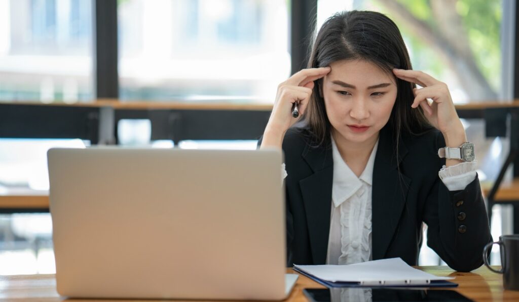 公務員が退職代行を使う際に直面しやすい問題