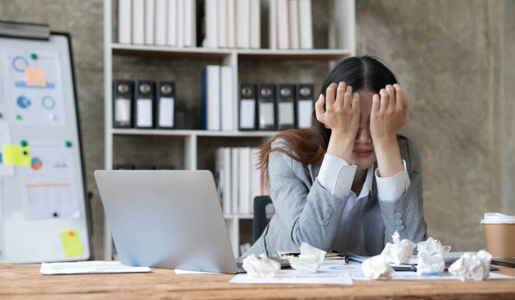 就業規則で退職代行を禁止された場合の罰則や処分