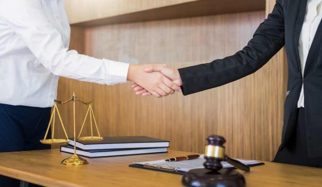 軽貨物の業務委託を辞めたい人は弁護士法人みやびの退職代行へ相談