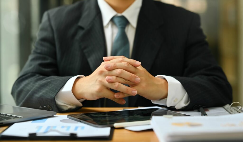 弁護士に退職代行を依頼すべきケースとは