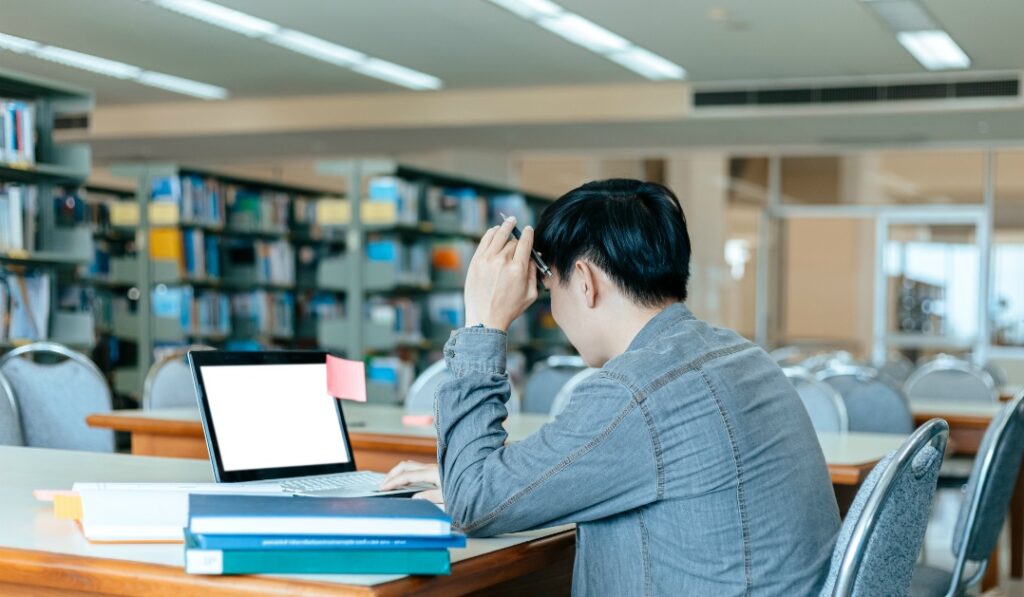 教員の退職代行で問題になりやすい引き継ぎ