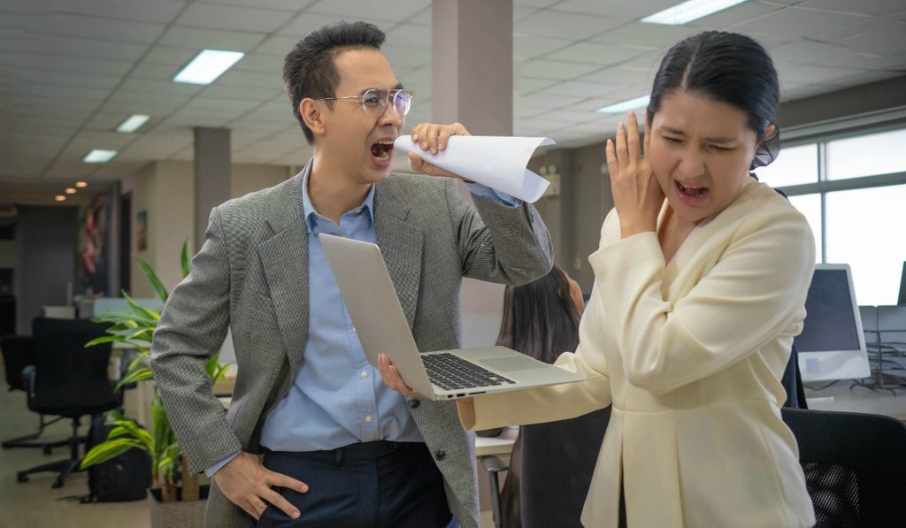 会社による退職の引き止めが違法になるケース
